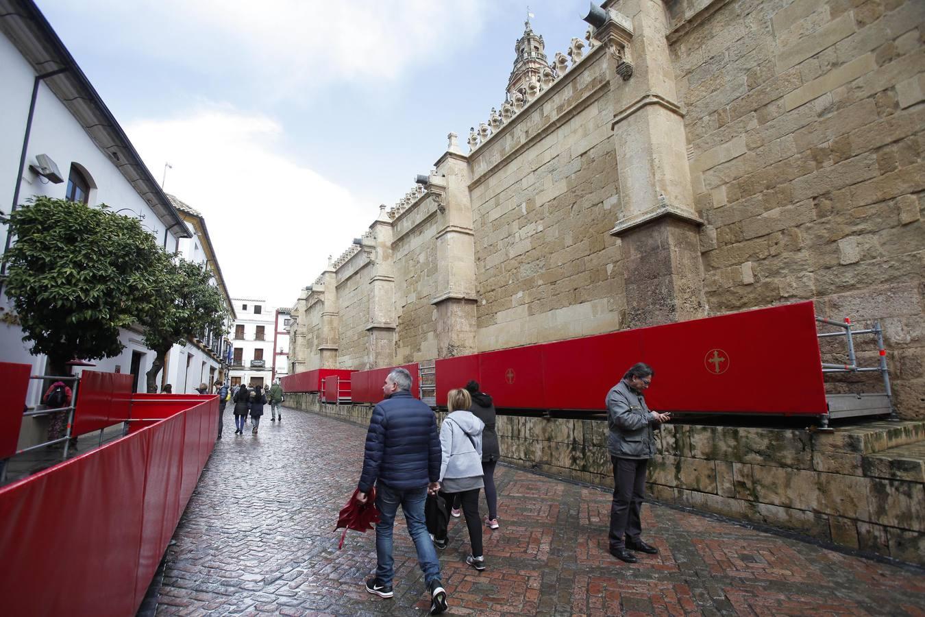 La preparación de la Semana Santa de Córdoba, en imágenes