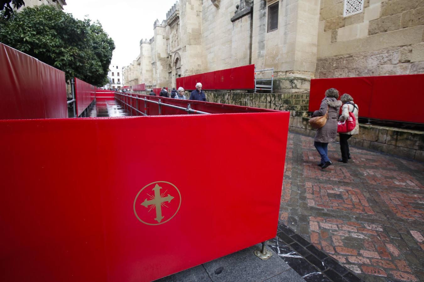 La preparación de la Semana Santa de Córdoba, en imágenes