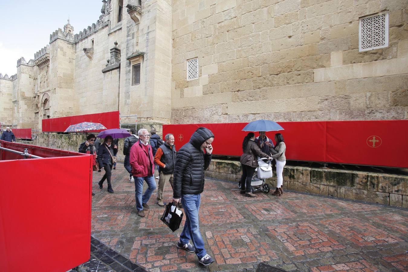 La preparación de la Semana Santa de Córdoba, en imágenes