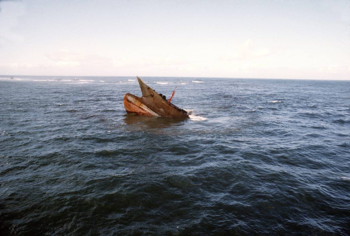 Las imágenes del naufragio del Amoco Cádiz