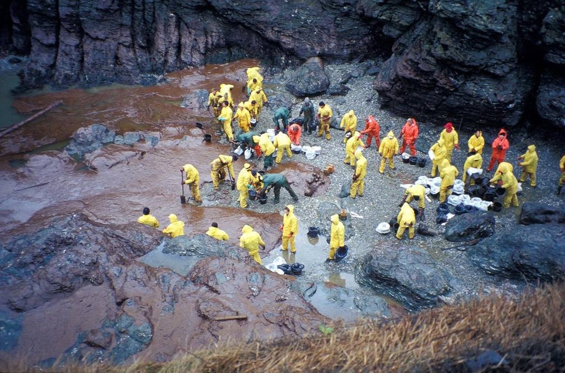 Las imágenes del naufragio del Amoco Cádiz