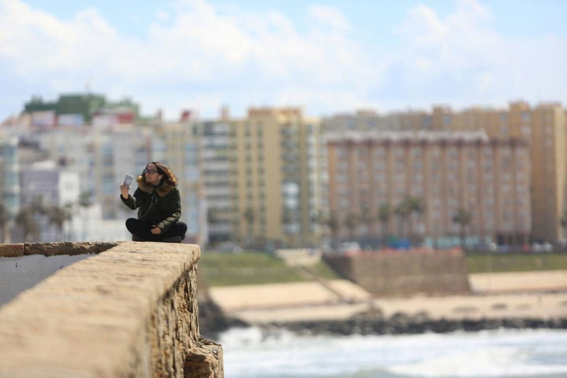FOTOS: Cádiz estrena la primavera con sol y frío