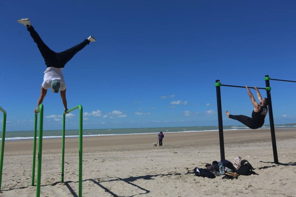 FOTOS: Cádiz estrena la primavera con sol y frío