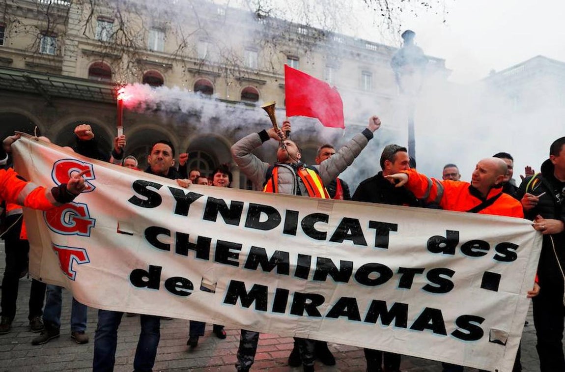 Huelga contra la política económica de Macron, en imágenes. 