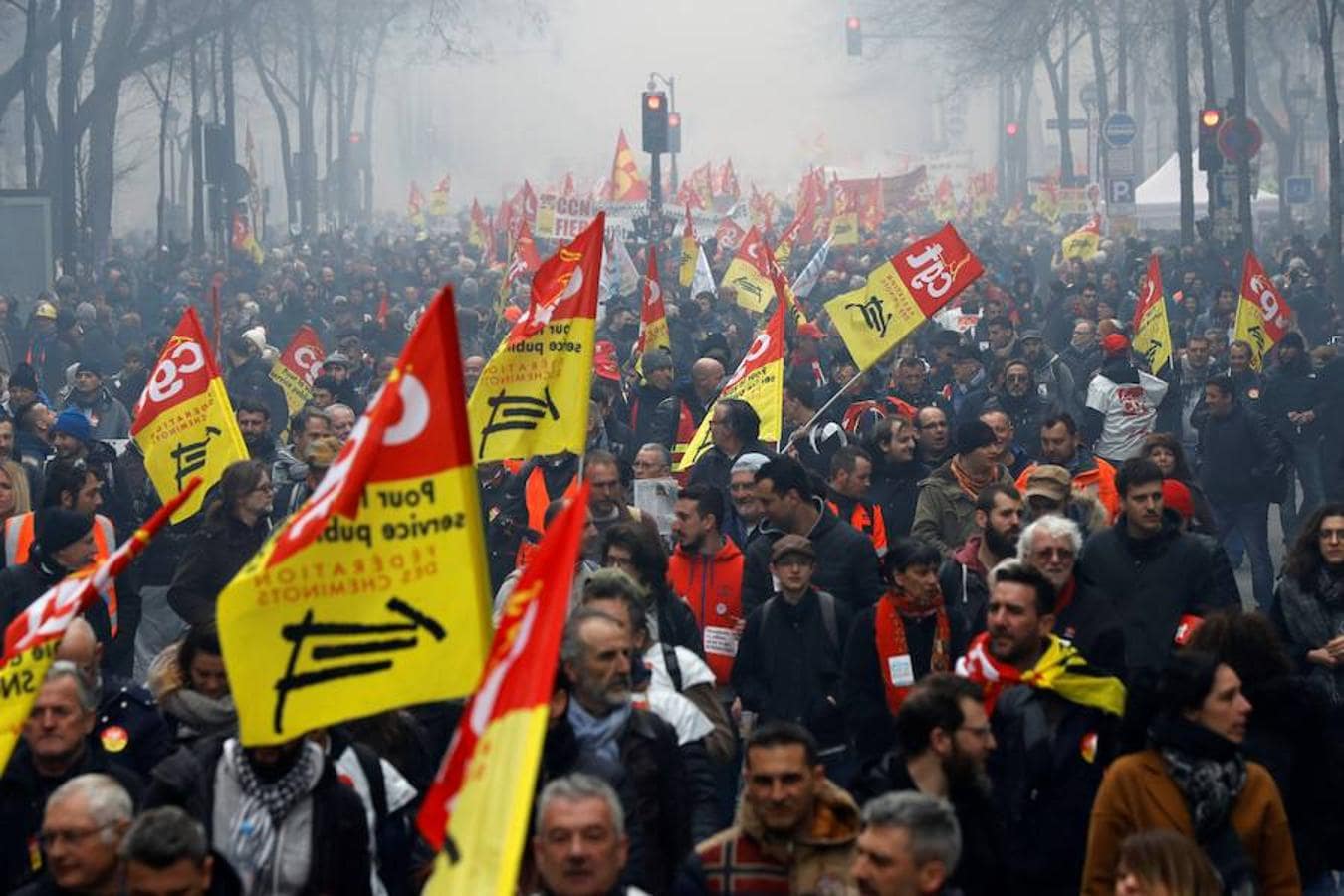 Huelga contra la política económica de Macron, en imágenes. Hasta 180 concentraciones se han organizado en todo el país.
