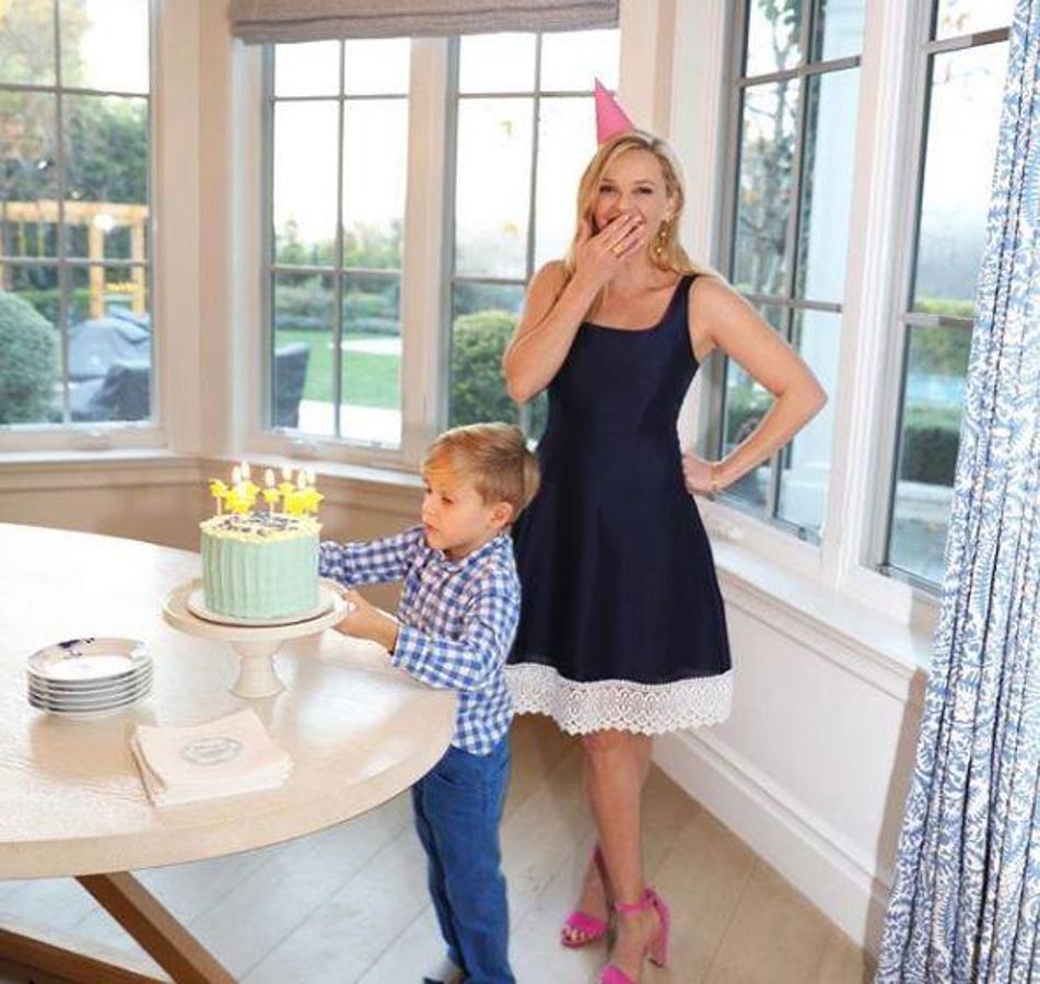 Reese Witherspoon celebra su cumpleaños con los suyos. 