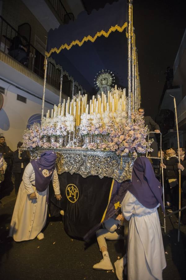 En fotos, salida de la hermandad de Bellavista de la Parroquia del Dulce Nombre de María en la Semana Santa de Sevilla 2018