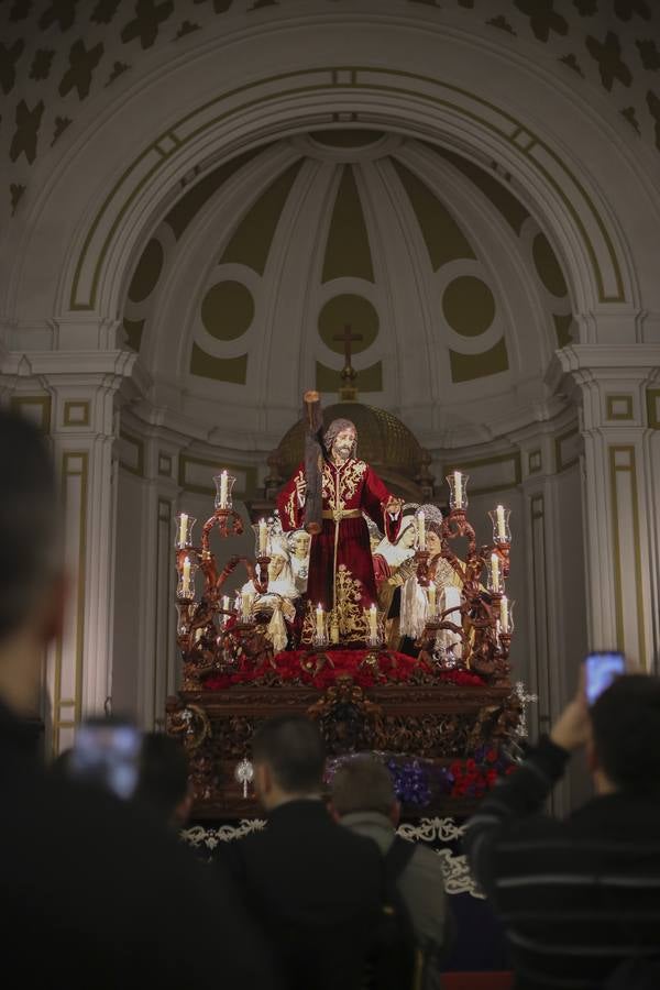 En fotos, llantos y tristeza de La Misión del Claret en la Semana Santa de Sevilla 2018