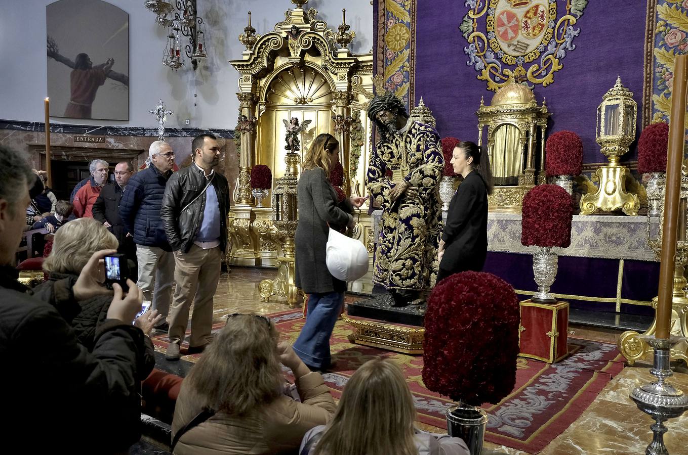 En fotos, devoto Besamanos a Jesús del Gran Poder en la Semana Santa de 2018