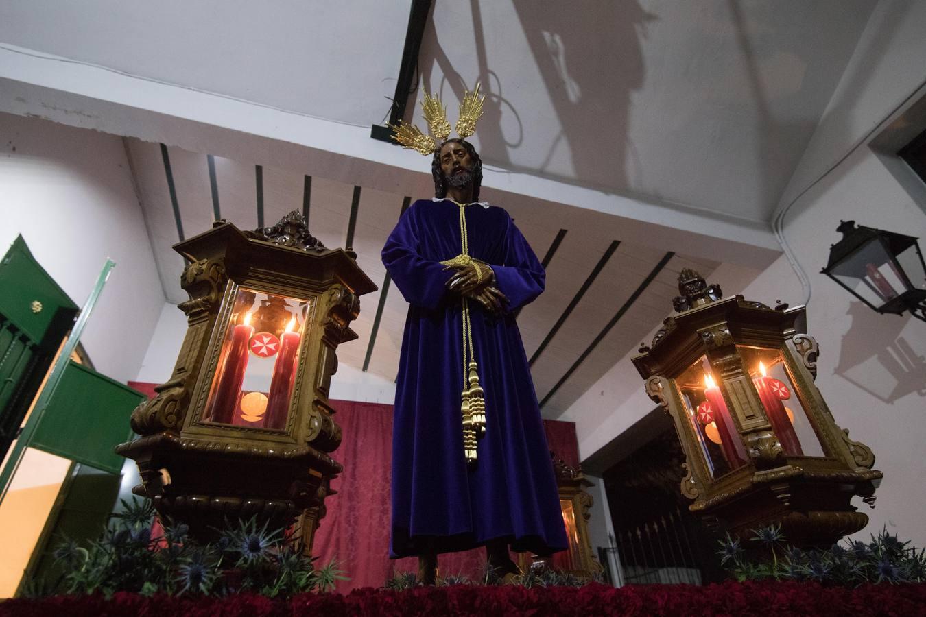 Los via crucis de la Sangre y Nazareno de Córdoba se quedan en sus iglesias, en imágenes