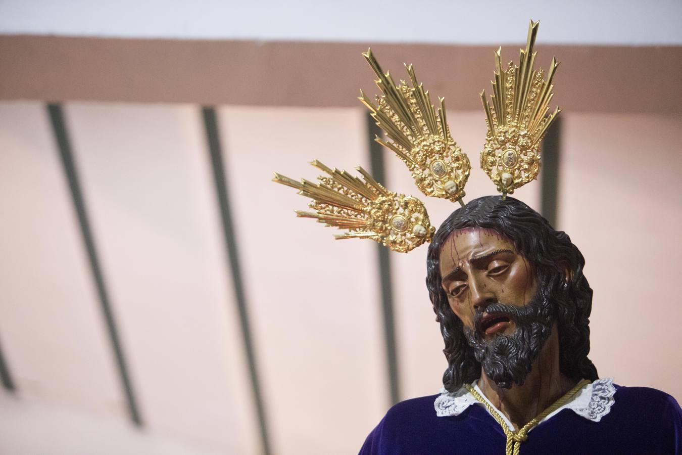 Los via crucis de la Sangre y Nazareno de Córdoba se quedan en sus iglesias, en imágenes