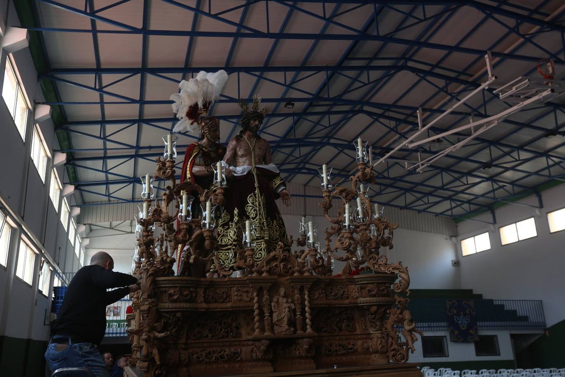 Fotos: Preparativos para el Domingo de Ramos en Cádiz