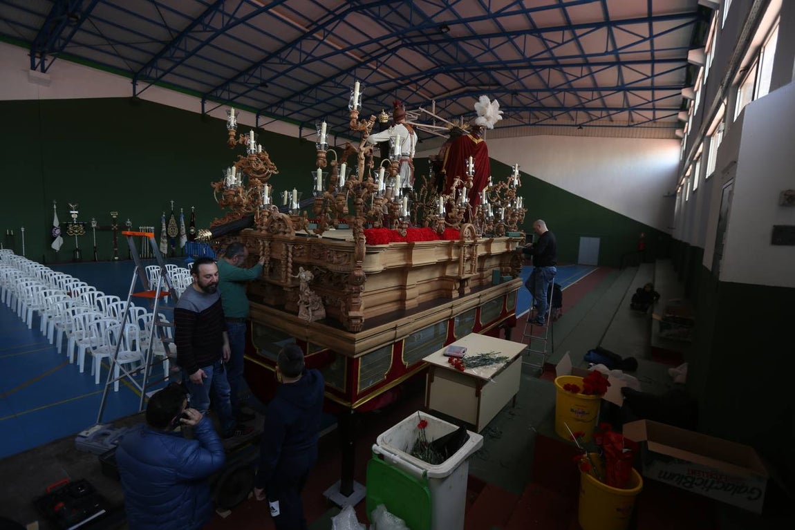 Fotos: Preparativos para el Domingo de Ramos en Cádiz