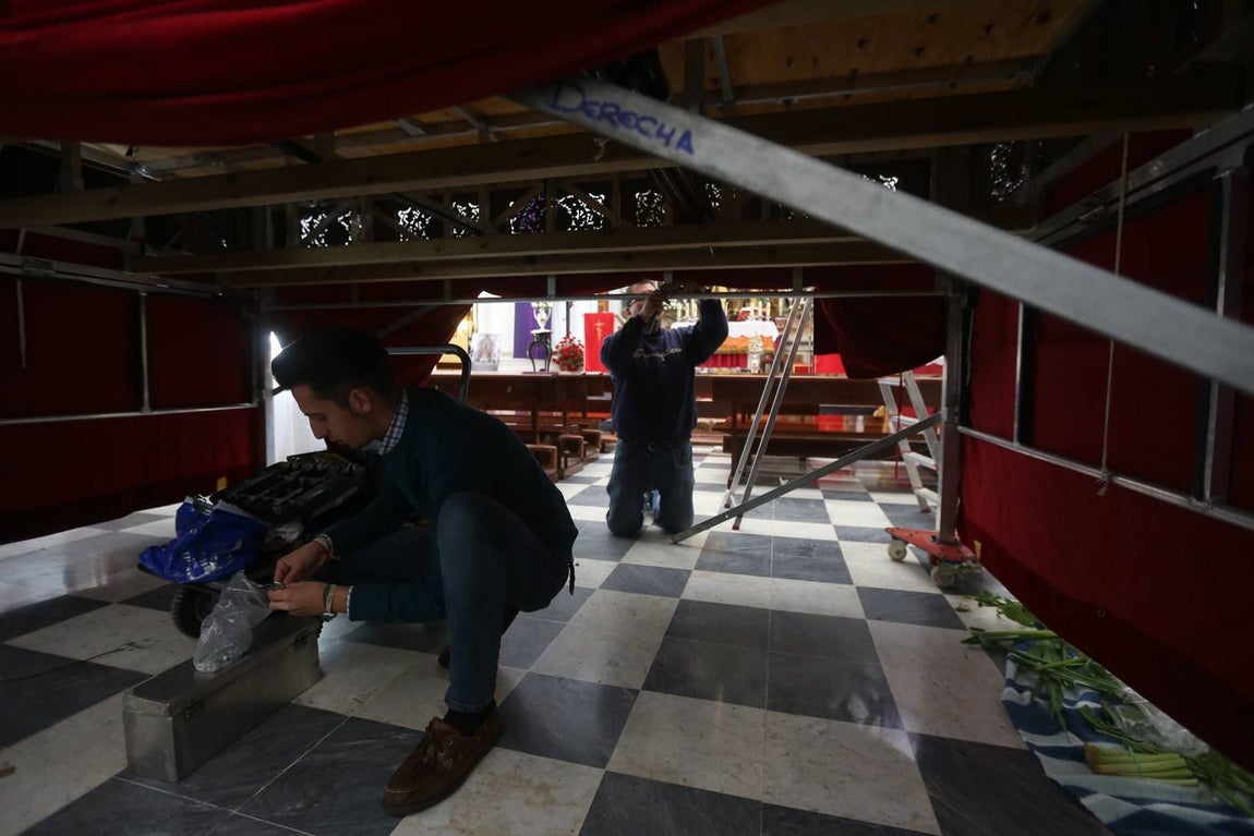 Fotos: Preparativos para el Domingo de Ramos en Cádiz
