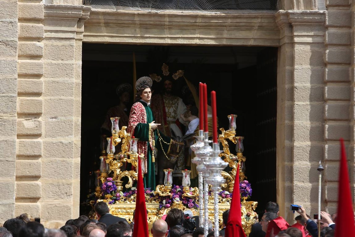 FOTOS: La Paz procesiona por la calles de Cádiz. Semana Santa 2018