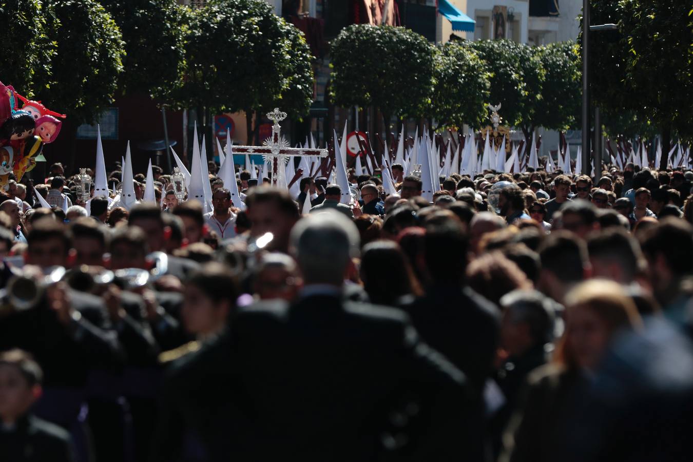 En fotos, Triana se vuelca con la Hermandad de San Gonzalo en este Lunes Santo - Semana Santa de Sevilla 2018