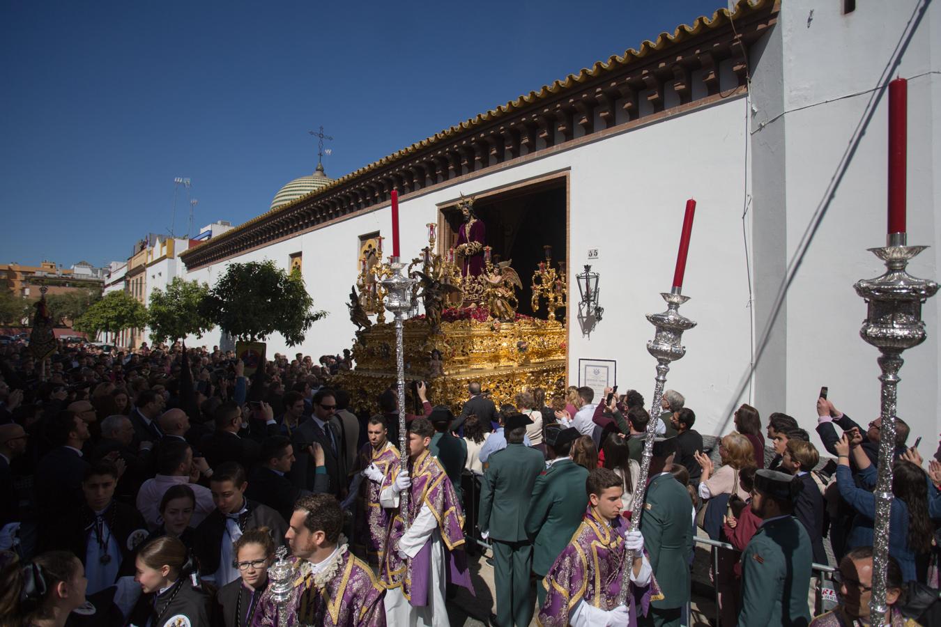 En fotos, la Hermandad de Santa Genoveva realizando su estación de penitencia el Lunes Santo - Semana Santa de Sevilla 2018