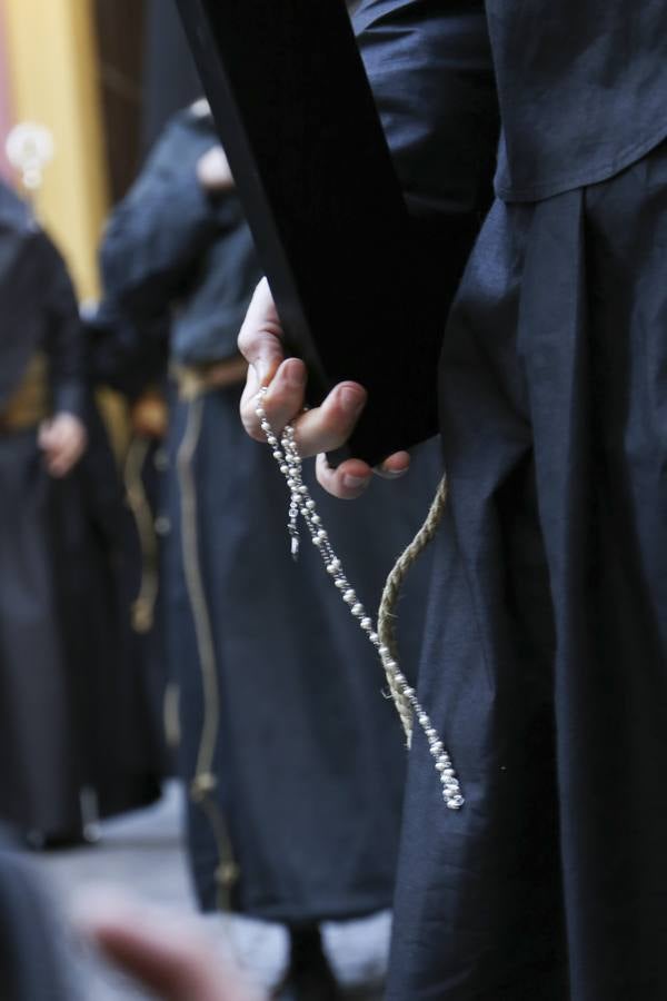 En fotos, la Virgen de las Tristezas de la Vera-Cruz luce su nueva corona en su estación de penitencia - Semana Santa Sevilla 2018