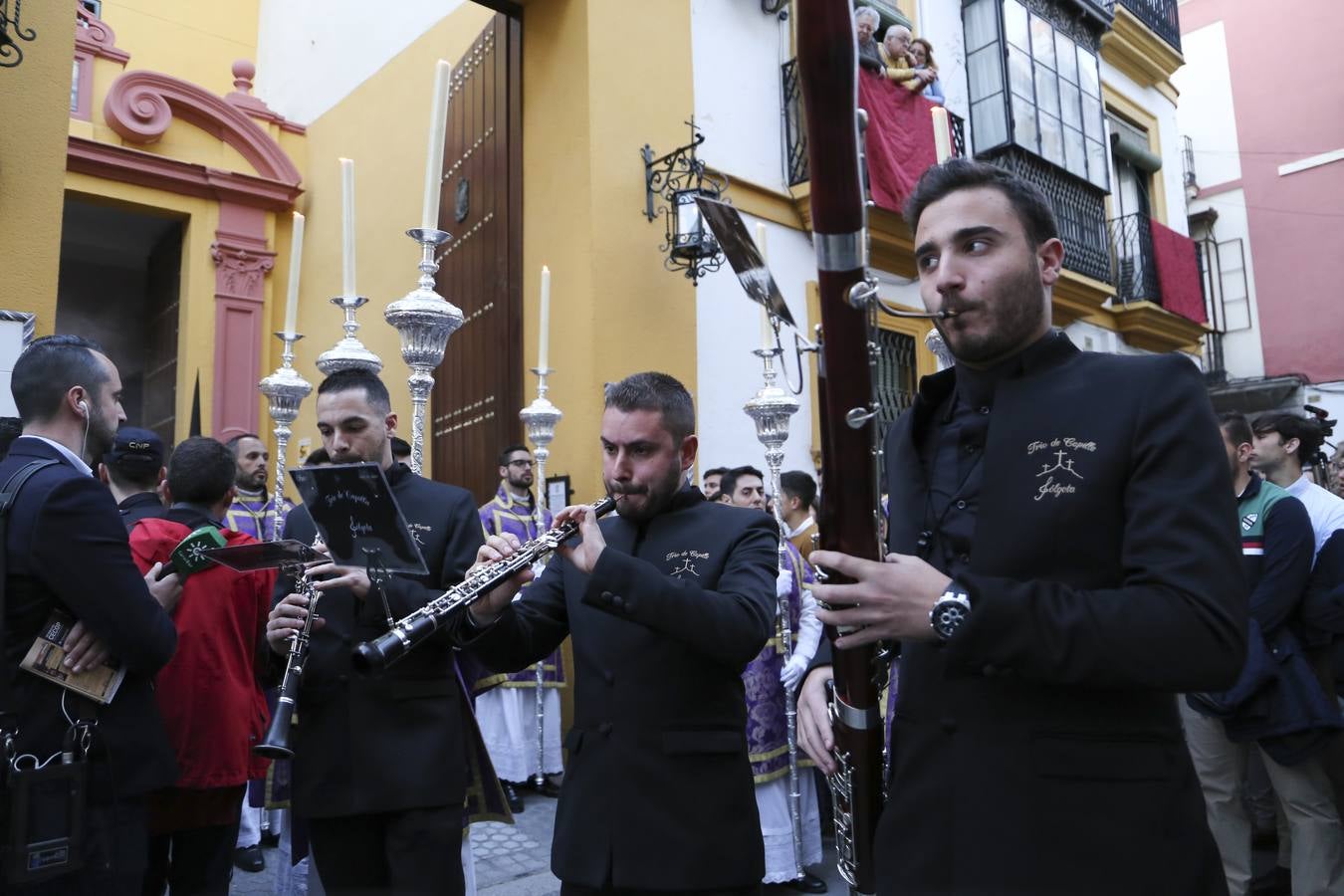 En fotos, la Virgen de las Tristezas de la Vera-Cruz luce su nueva corona en su estación de penitencia - Semana Santa Sevilla 2018