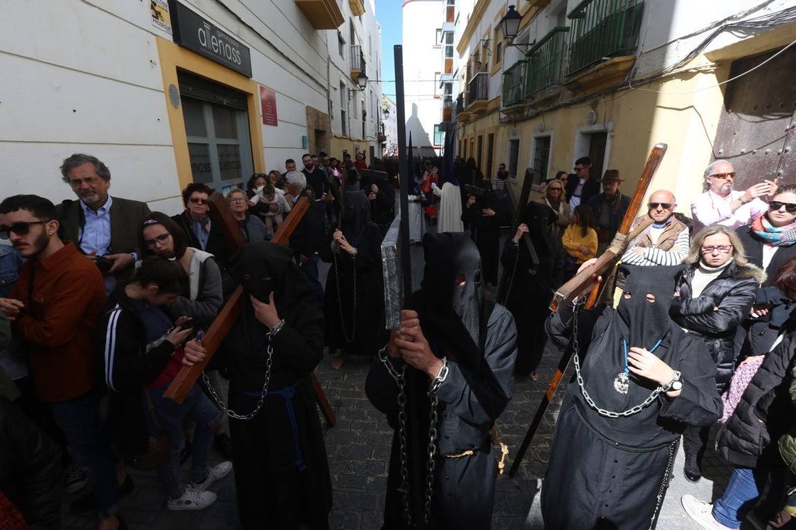 FOTOS: La Palma el Lunes Santo en Cádiz. Semana Santa 2018