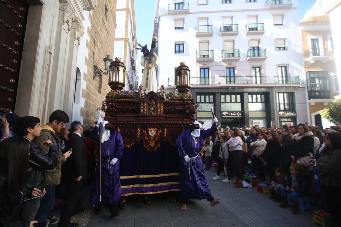 FOTOS: El Nazareno del Amor en la Semana Santa de Cádiz 2018