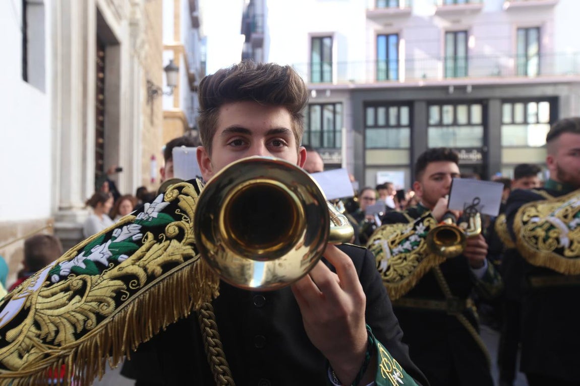 FOTOS: El Nazareno del Amor en la Semana Santa de Cádiz 2018