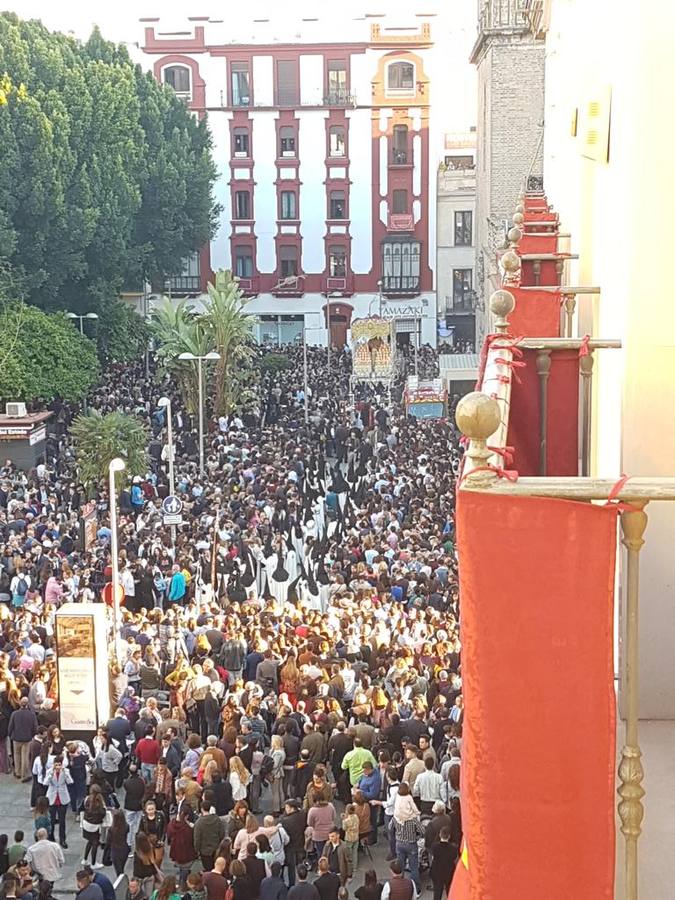 #SsantaSevABC: El Lunes Santo tras el objetivo de los lectores de ABC de Sevilla