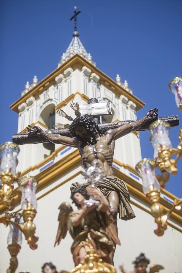 En fotos, la salida triunfal de San Benito en la Semana Santa de Sevilla 2018