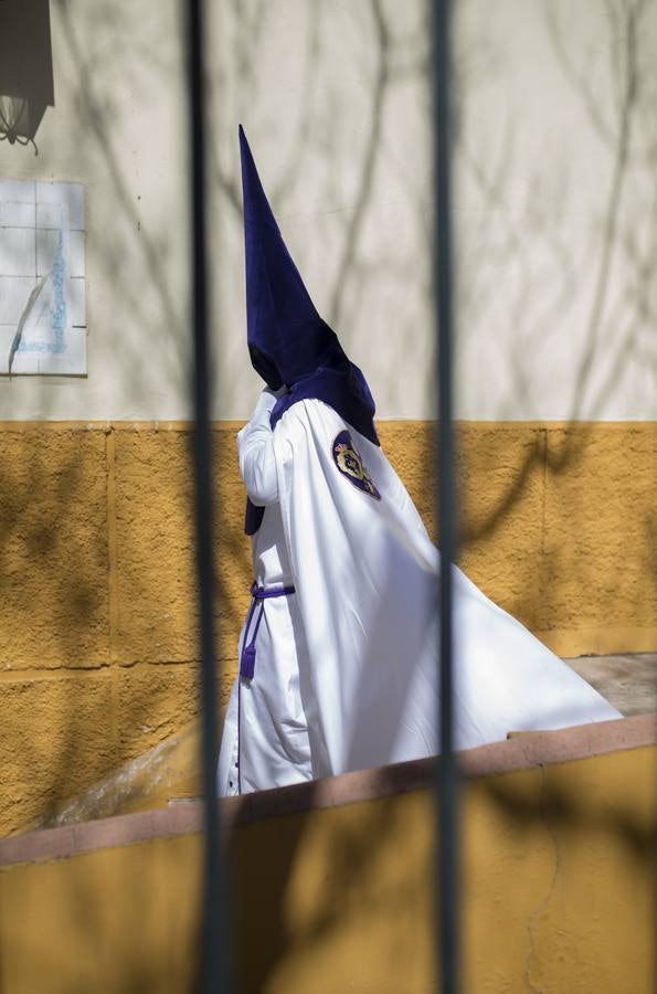 En fotos, la salida triunfal de San Benito en la Semana Santa de Sevilla 2018