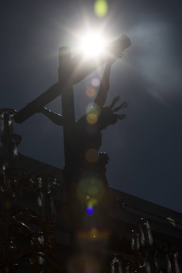 En fotos, la salida triunfal de San Benito en la Semana Santa de Sevilla 2018