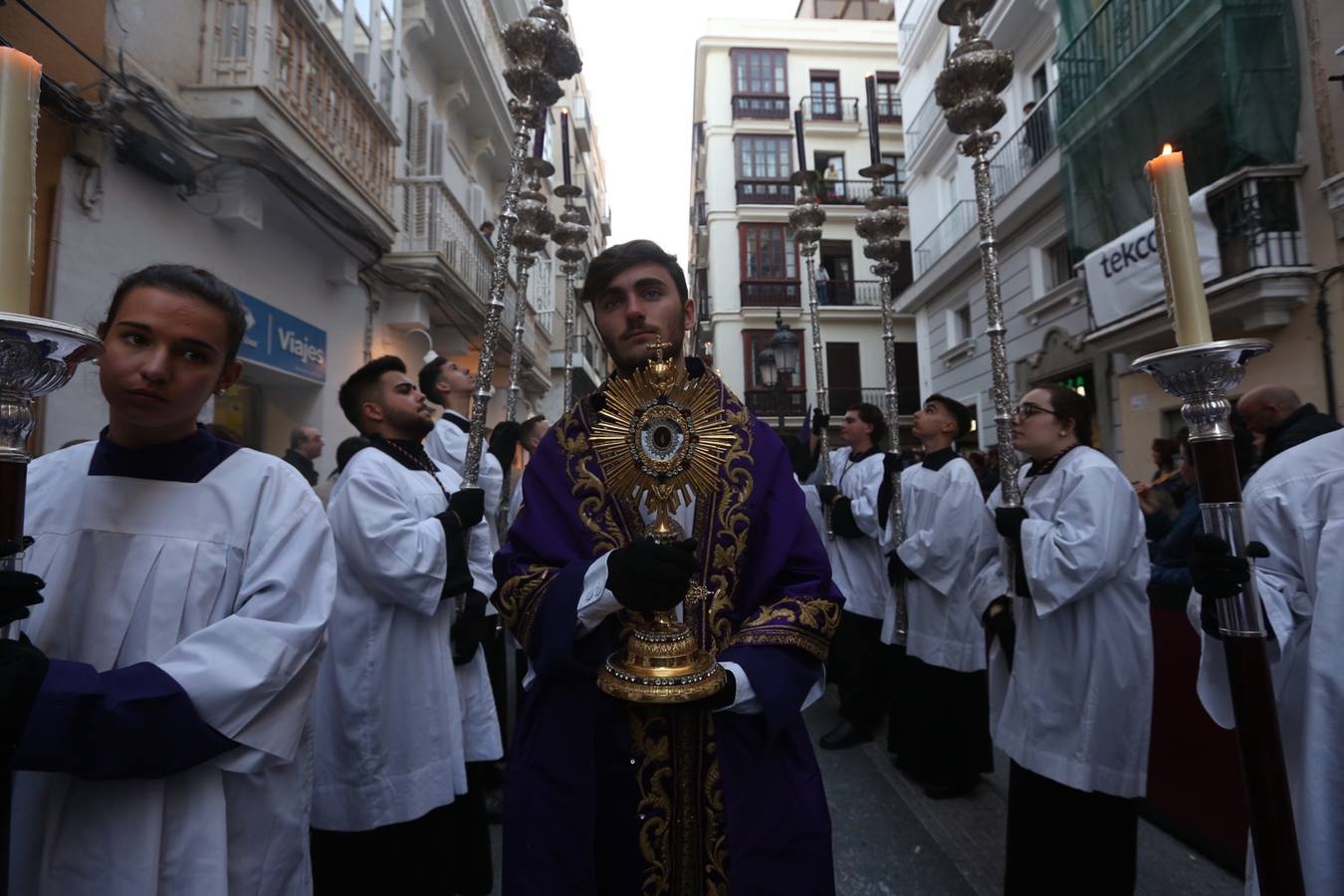 La cofradía de Columna el Martes Santo por la Tacita de Plata