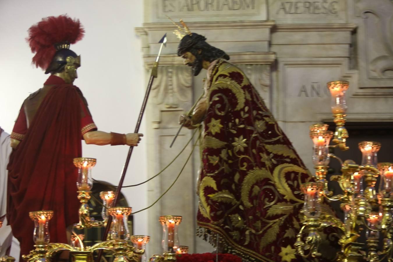 Ecce-Homo se luce por las calles de Cádiz el Martes Santo