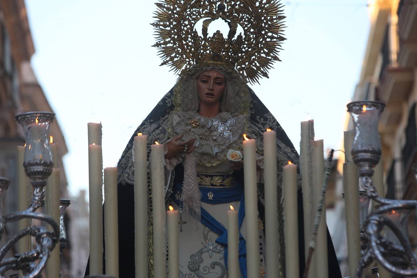 El Caído procesiona por Cádiz el Martes Santo