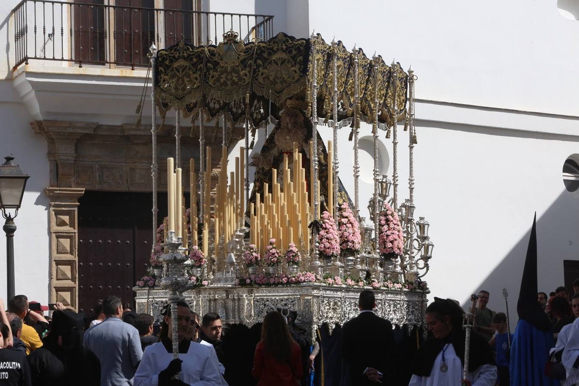 La cofradía de Las Aguas sale de Santa Cruz
