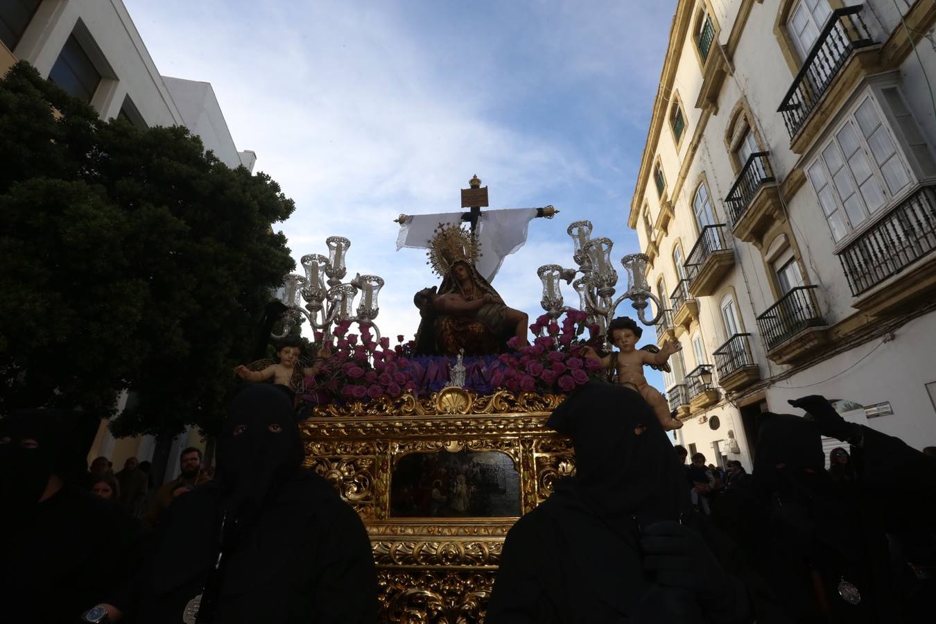 El Caminito recorre las calles de Cádiz el Miércoles Santo