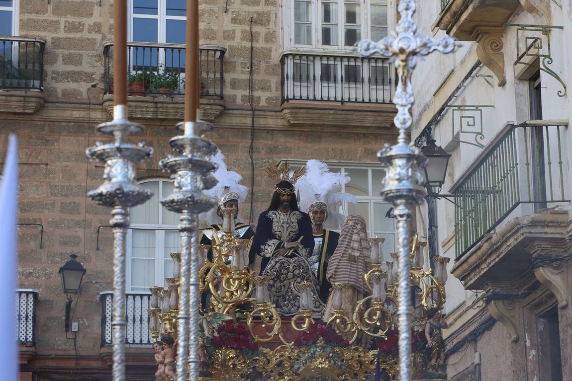El ministro de Asuntos Exteriores en la salida de Cigarreras