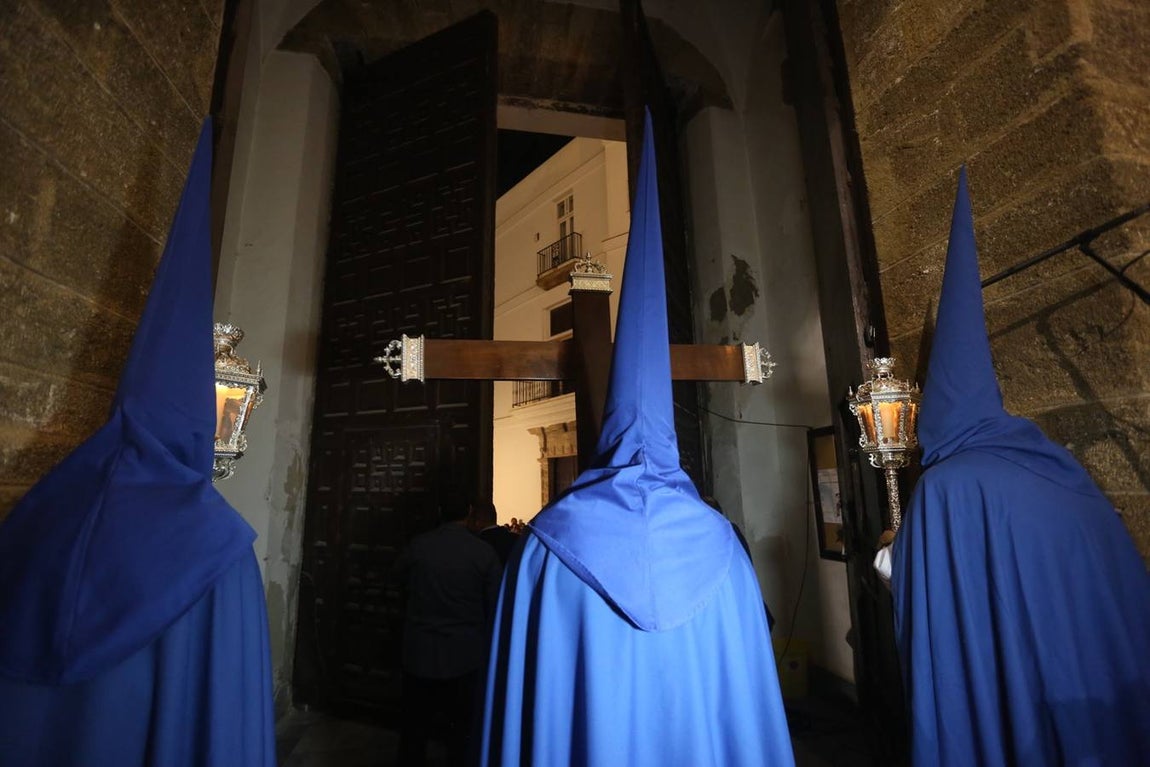 El Perdón sale de Santa Cruz