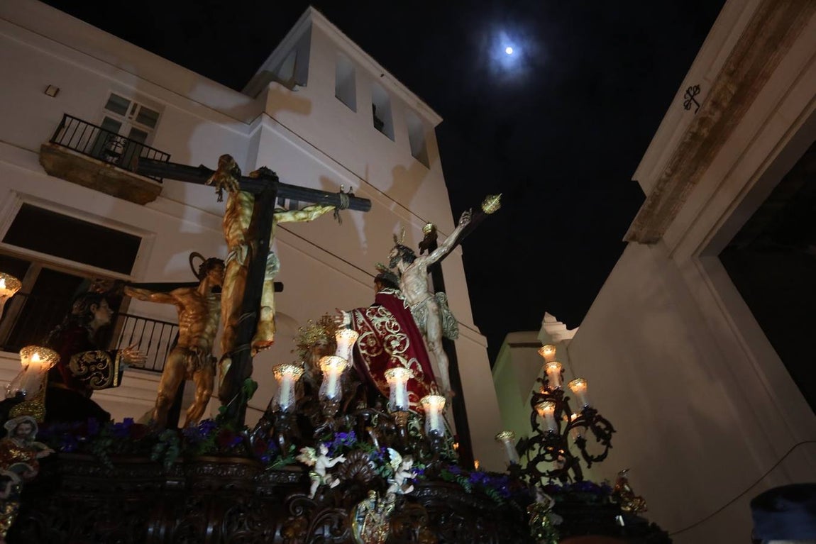 El Perdón sale de Santa Cruz