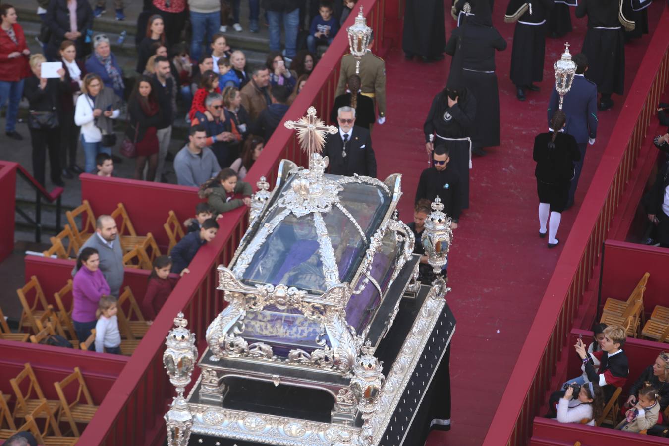 El Santo Entierro, en el Sábado Santo de Cádiz