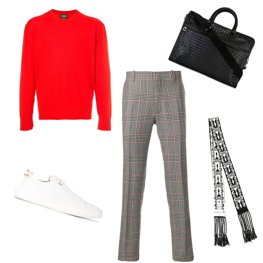 Look de entretiempo para casual Friday a cuadros. Los cuadros de este pantalón gris de Alexander McQueen (Precio: 895 euros) se complementan con un jersey liso en atractivo rojo de Calvin Klein 205W39NYC (Precio: 210 euros) y unas zapatillas blancas de Buscemi (Precio: 858 euros)
