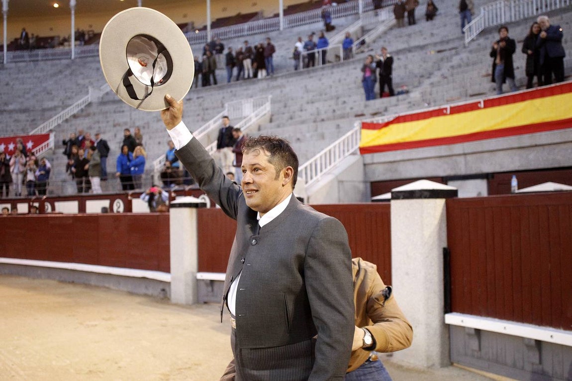 Saluda el mayoral de El Torero. 
