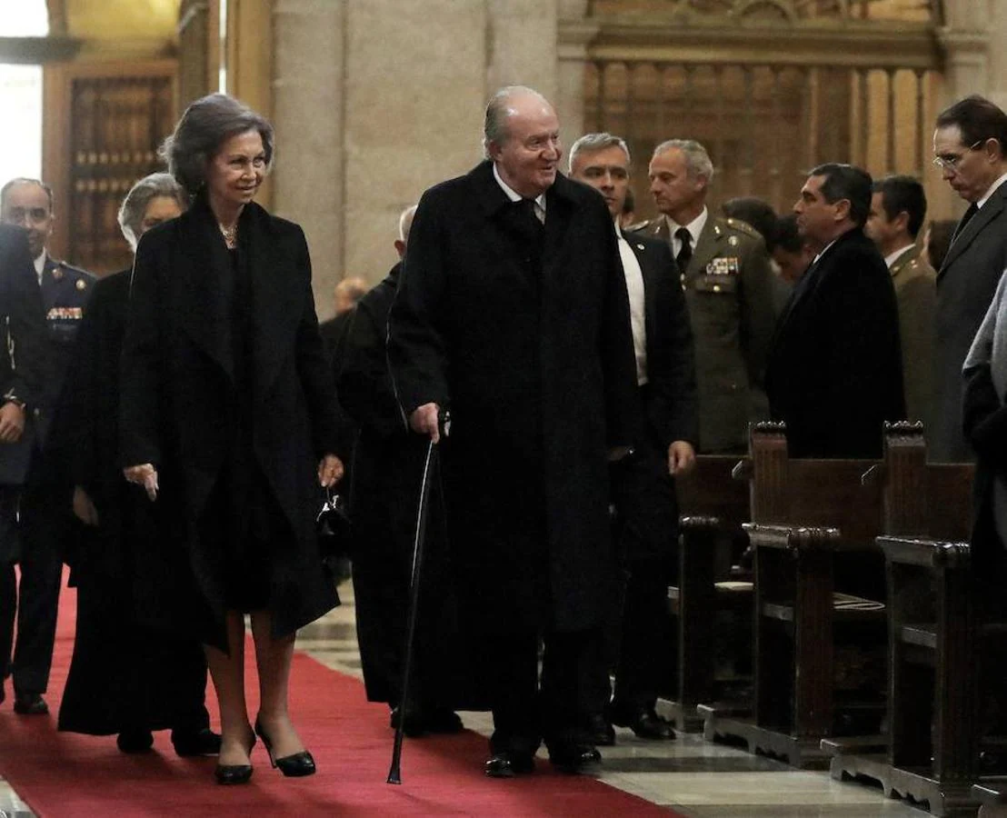 Don Juan Carlos y Doña Sofía entrando en la Basílica. 