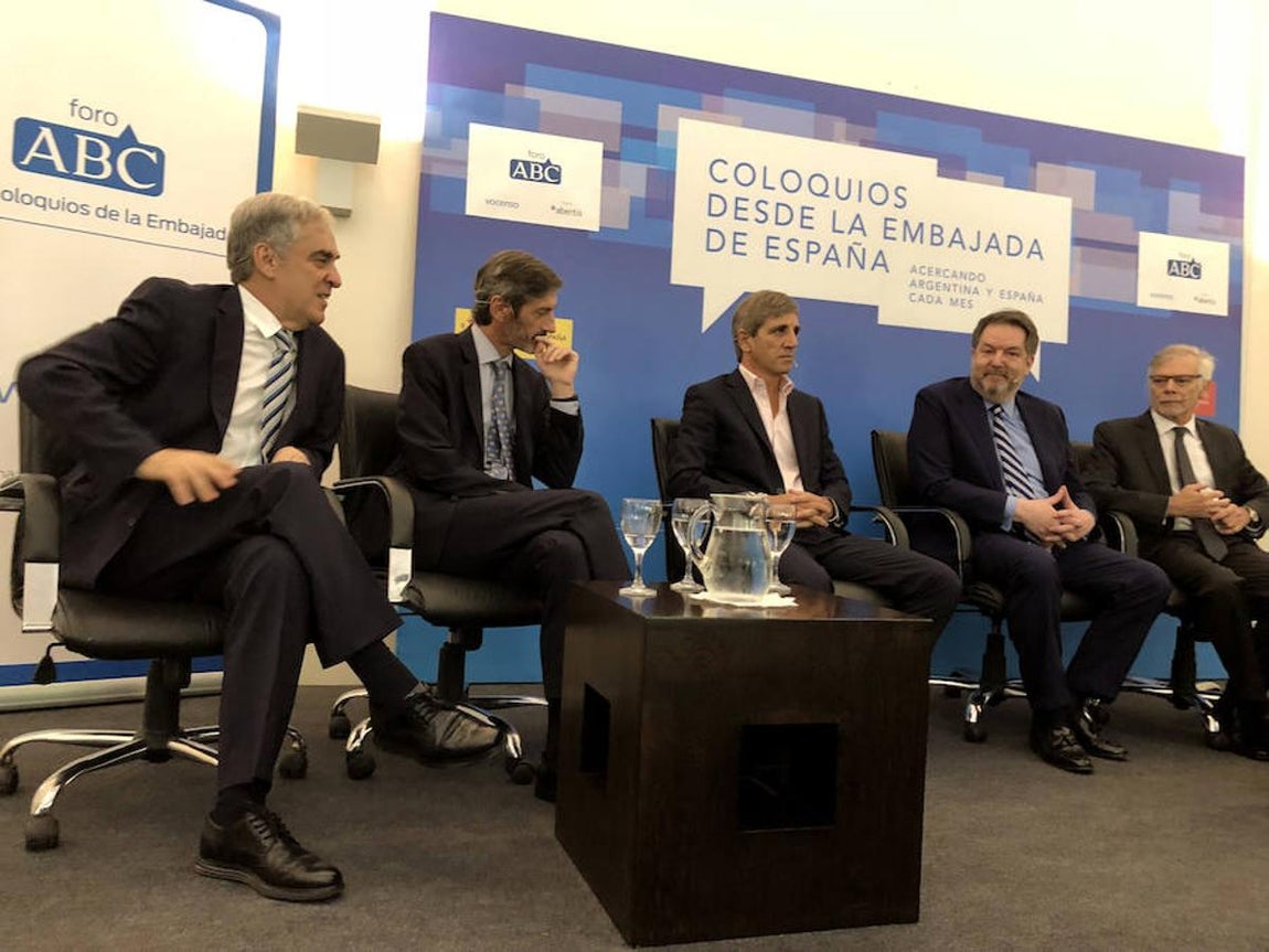 Las mejores imágenes del Foro ABC sobre la inversión en Argentina. El embajador de España en Argentina, Francisco Javier Sandomingo, durante su intervención en el Foro.