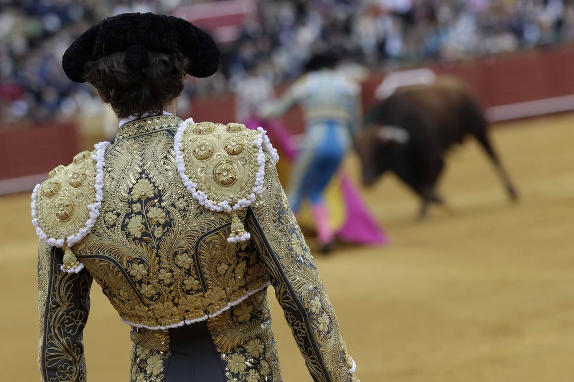 Las imágenes de la cogida de Román en la Maestranza