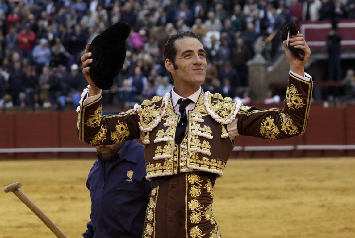 Las imágenes de la cogida de Román en la Maestranza