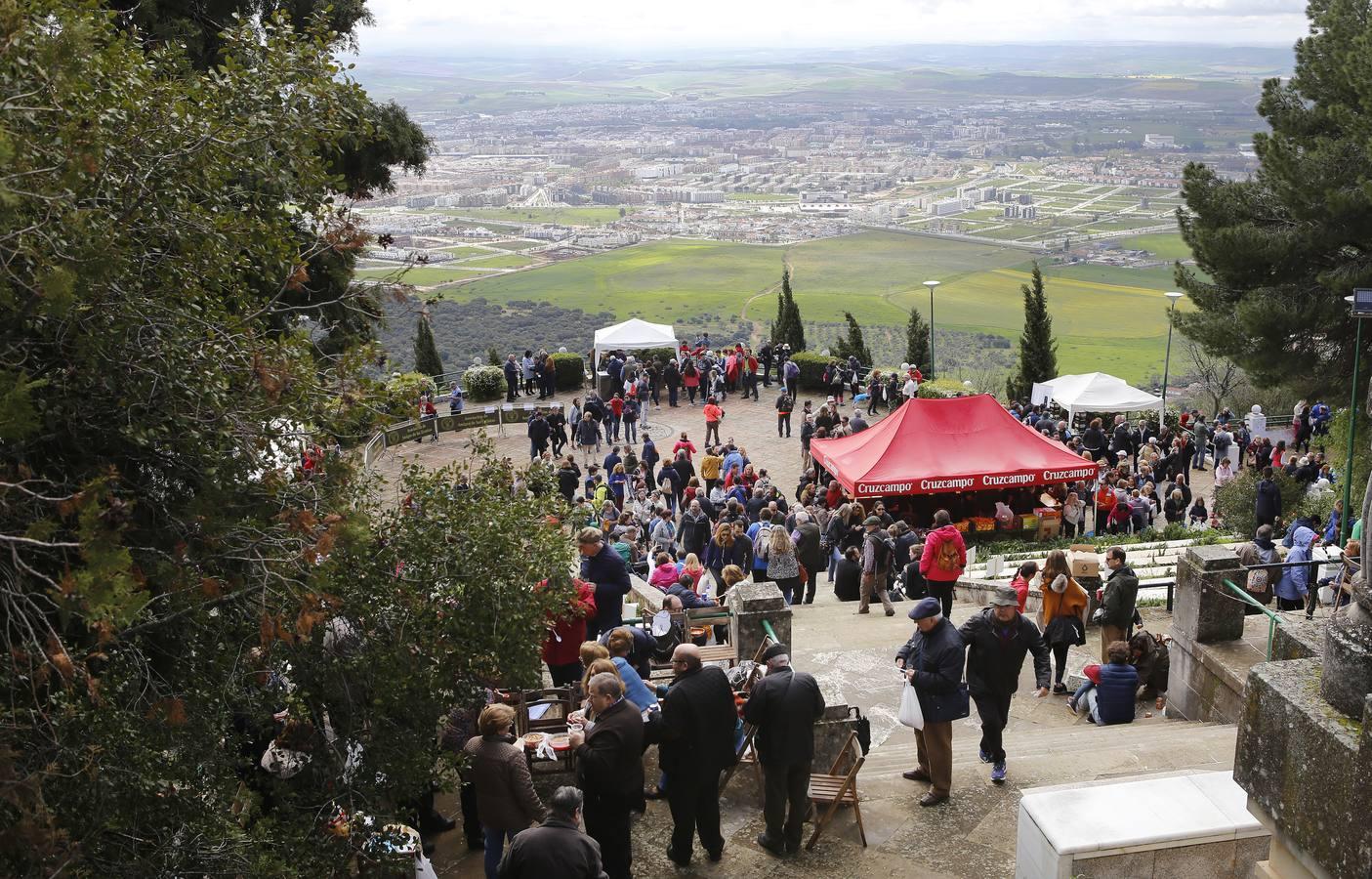 La tradición de las habas de las Ermitas de Córdoba, en imágenes