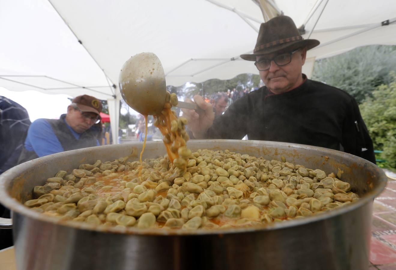 La tradición de las habas de las Ermitas de Córdoba, en imágenes