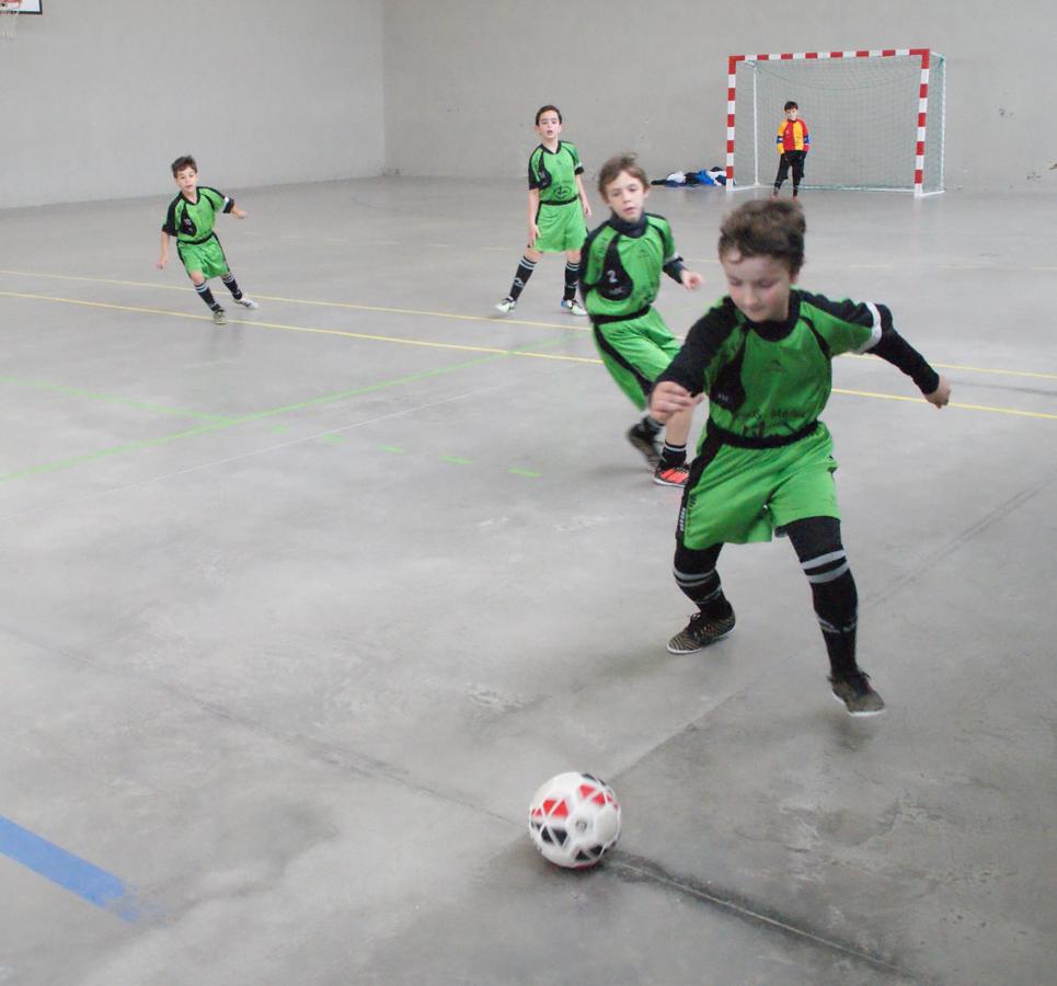 Las mejores imágenes del partido de fútsal benjamín mixto entre Fray Luis de León &quot;B&quot; y Jesús María &quot;C&quot;