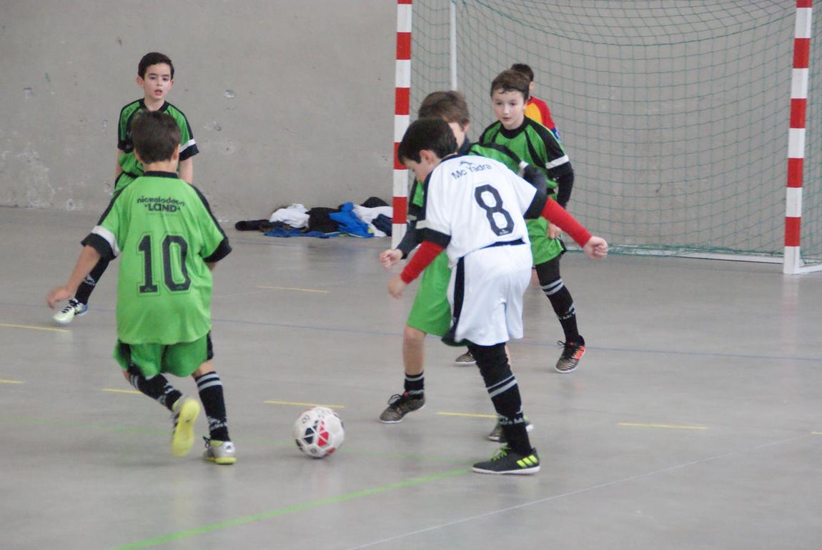 Las mejores imágenes del partido de fútsal benjamín mixto entre Fray Luis de León &quot;B&quot; y Jesús María &quot;C&quot;