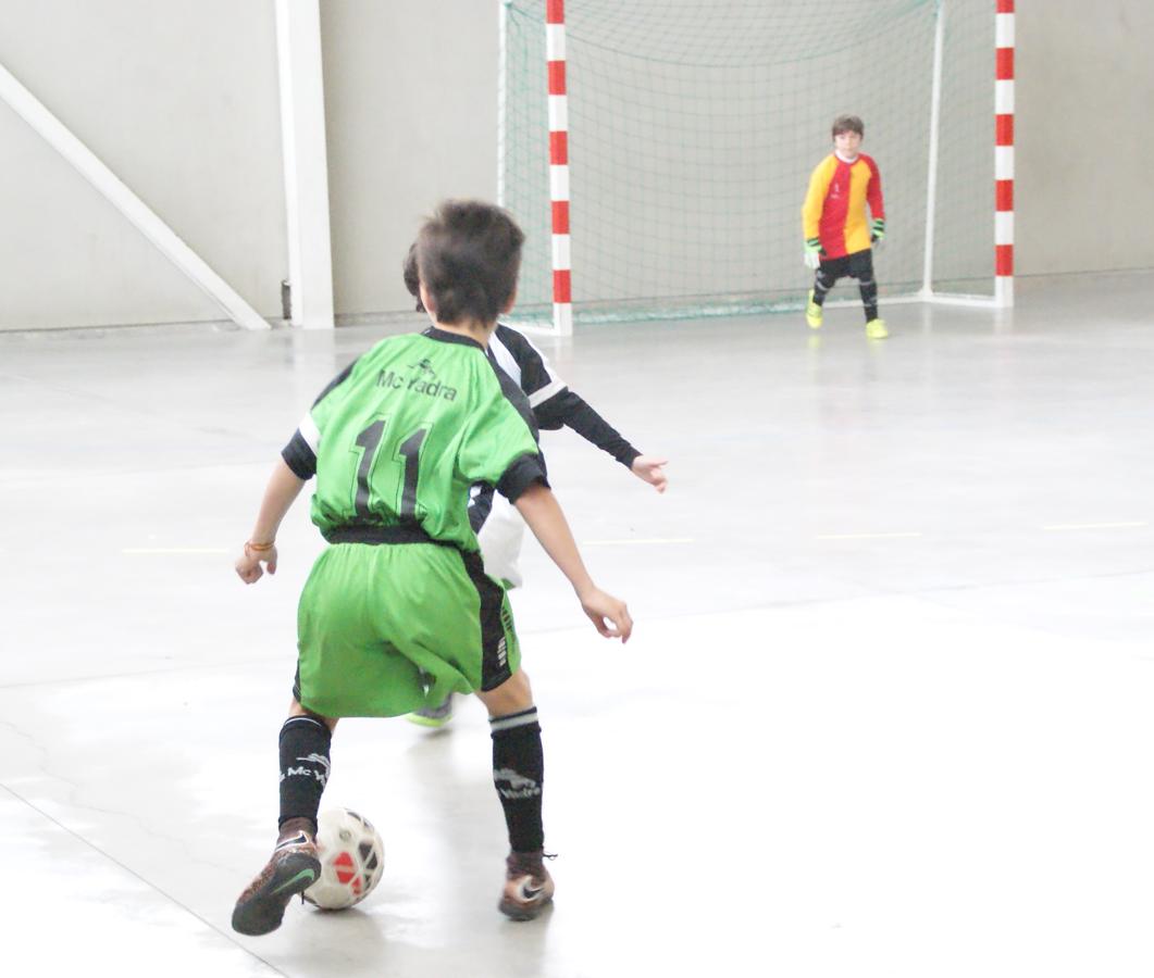 Las mejores imágenes del partido de fútsal benjamín mixto entre Fray Luis de León &quot;B&quot; y Jesús María &quot;C&quot;